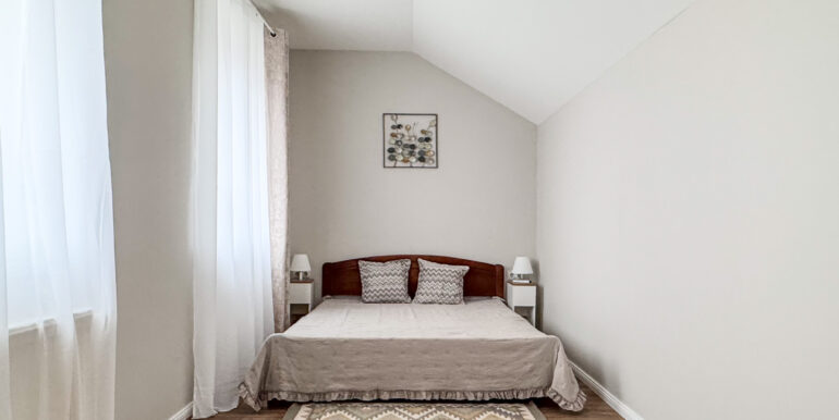 57b60b84-3c23-4d80-8905-8984c28aa300